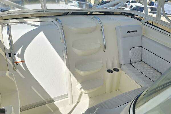 Hydra-Sports 3500 VX Repowered Yacht For Sale