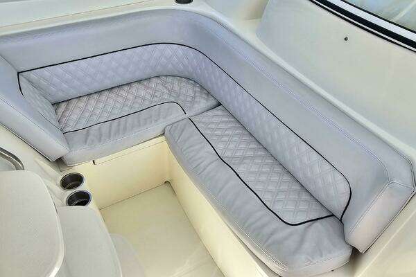 Hydra-Sports 3500 VX Repowered Yacht For Sale