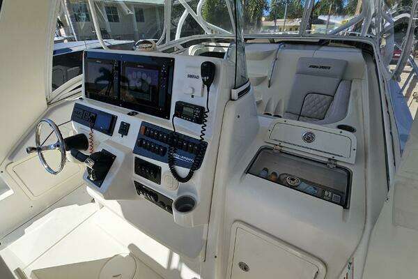 Hydra-Sports 3500 VX Repowered Yacht For Sale