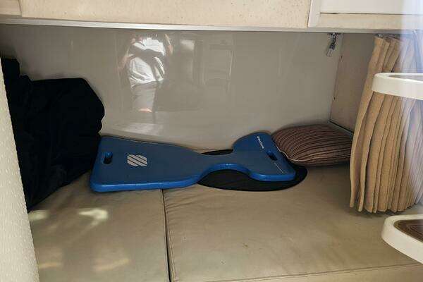 Hydra-Sports 3500 VX Repowered Yacht For Sale