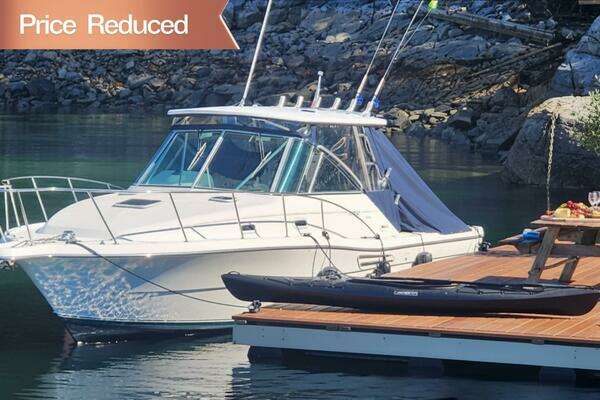 30-ft-Pursuit-2000-3000 Express- Vancouver British Columbia Canada  yacht for sale