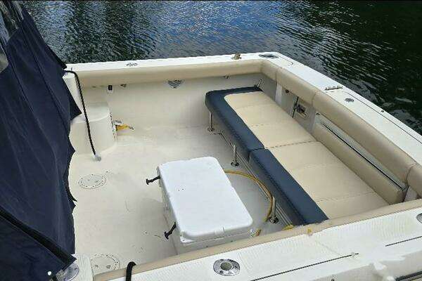 Photo of the 2000 Pursuit 3000 Express