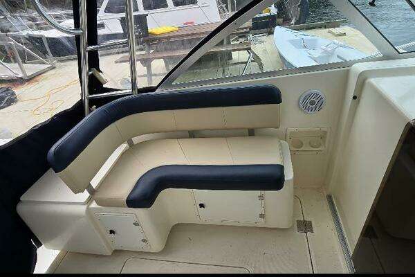 Photo of the 2000 Pursuit 3000 Express