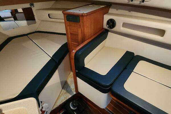 Photo of the 2000 Pursuit 3000 Express