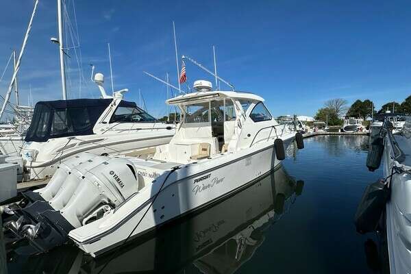 35-ft-Pursuit-2020-355 OS-Wave Paver New Bedford Massachusetts United States  yacht for sale