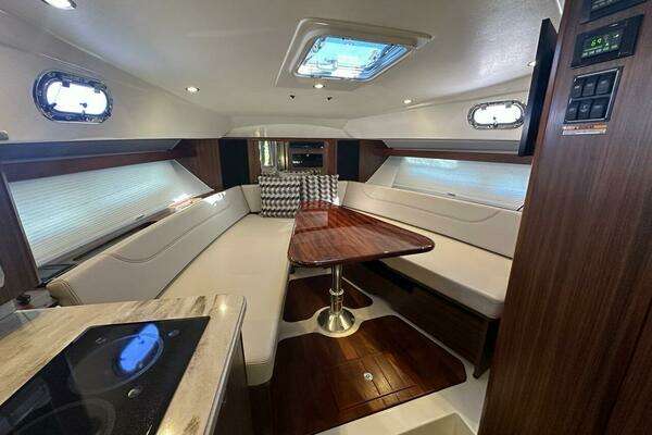 Pursuit 355 OS Yacht For Sale