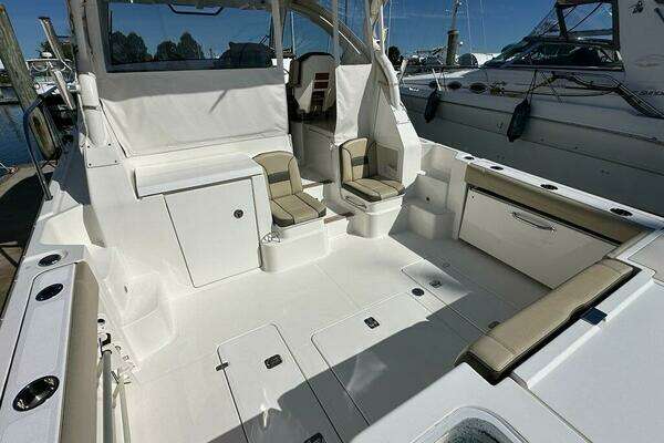 Pursuit 355 OS Yacht For Sale