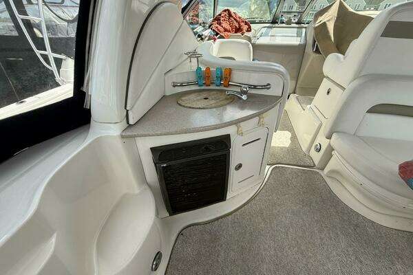 Photo of the 2007 Sea Ray 320 Sundancer