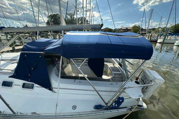 Photo of the 1999 Beneteau 