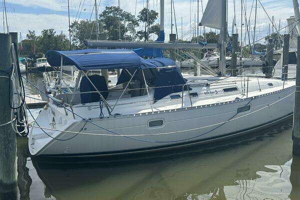 Photo of the 1999 Beneteau 