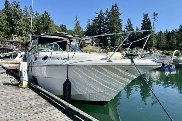 32-ft-Monterey-2003-302 Cruiser-Flight-Madeira Park British Columbia Canada yacht for sale