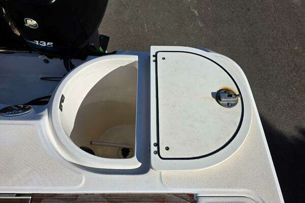 Boston Whaler 255 Conquest Yacht For Sale