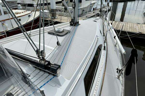 Catalina 355 Yacht For Sale