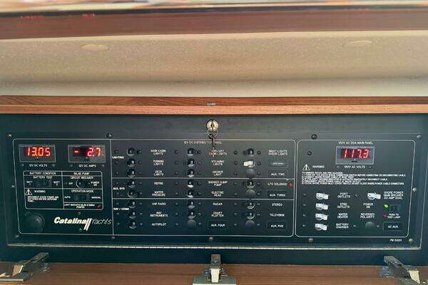Catalina 355 Yacht For Sale
