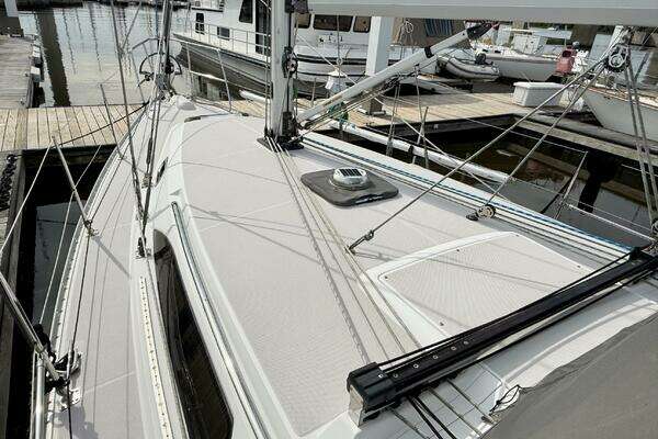 Catalina 355 Yacht For Sale