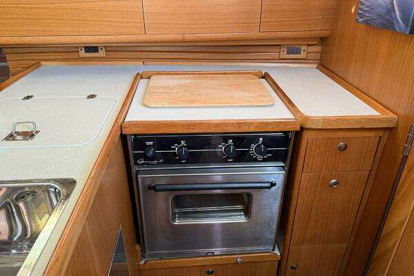 Catalina 355 Yacht For Sale