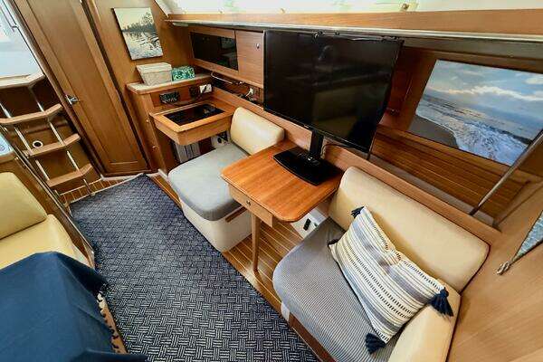 Catalina 355 Yacht For Sale