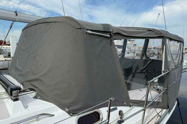 Catalina 355 Yacht For Sale
