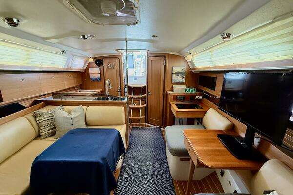 Catalina 355 Yacht For Sale
