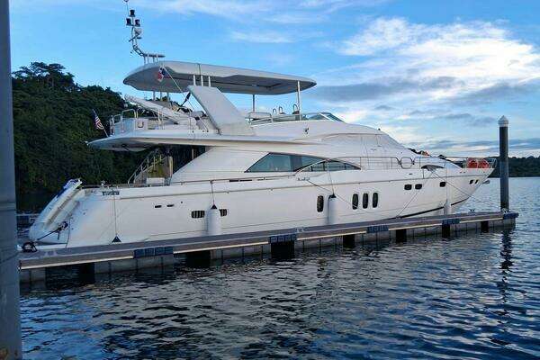 Fairline - Squadron 74