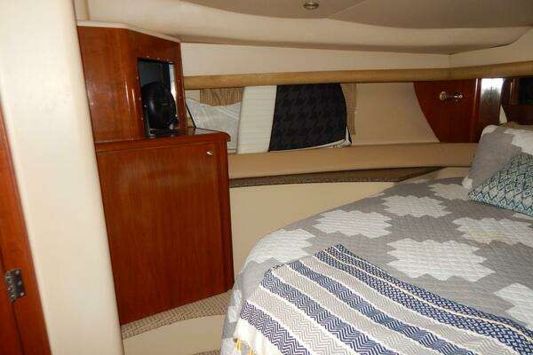 2005 Meridian 42
