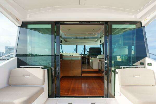 2017 Tiara Yachts 55