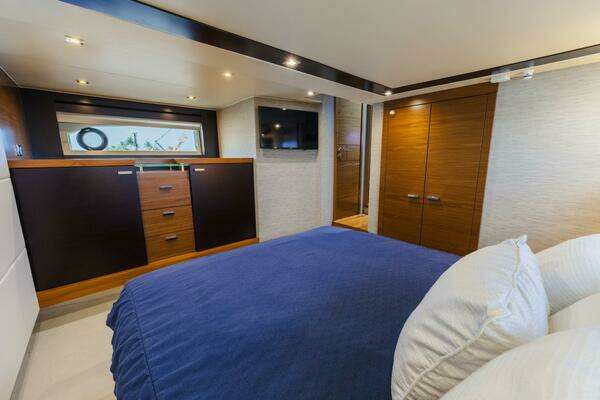 2017 Tiara Yachts 55