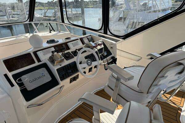 Photo of the 1998 Sea Ray 550 Sedan Bridge "Knottin Matters"