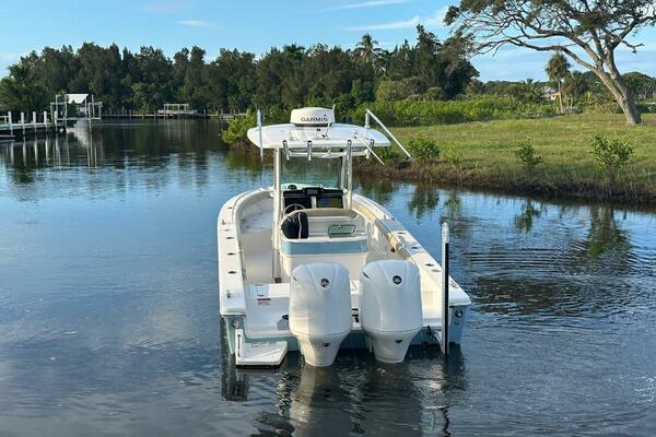 27ft Everglades Yacht For Sale