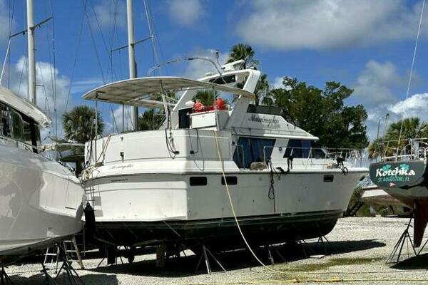 Morningstar 42ft Carver Yacht For Sale