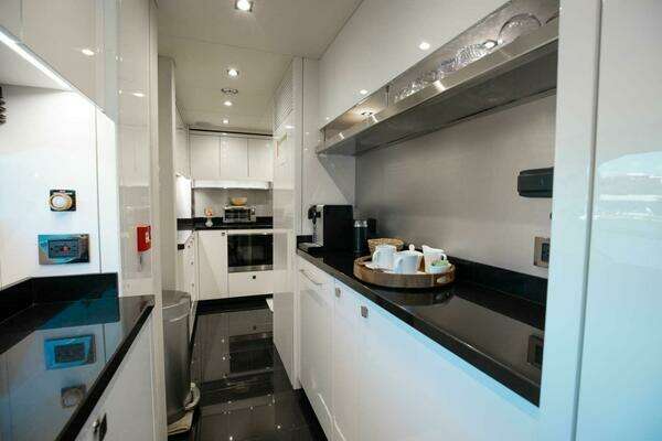 Sunseeker 95 yacht Yacht For Sale