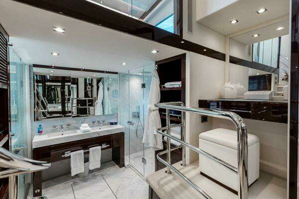 Sunseeker 95 yacht Yacht For Sale