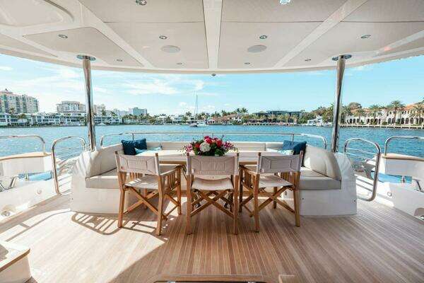 Sunseeker 95 yacht Yacht For Sale