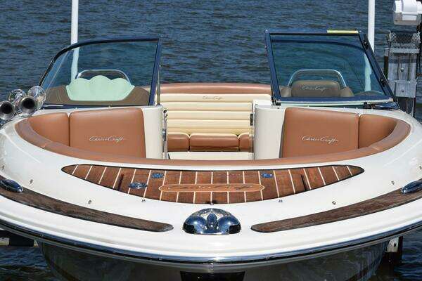 Photo of the 2014 Chris-Craft 25 Launch