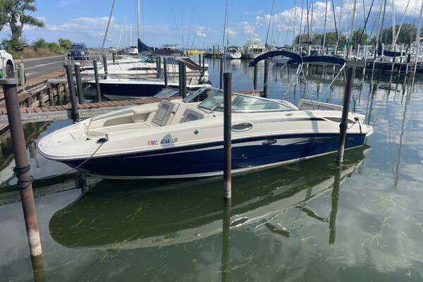 Photo of the 2010 Sea Ray 280 Sun Deck