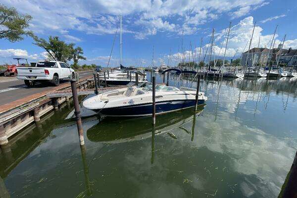 Photo of the 2010 Sea Ray 280 Sun Deck