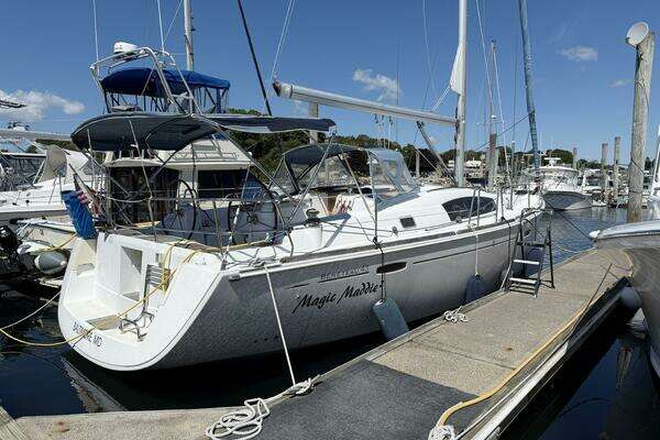 Photo of the 2010 Beneteau Oceanis 43 "Magic Maddie 2"