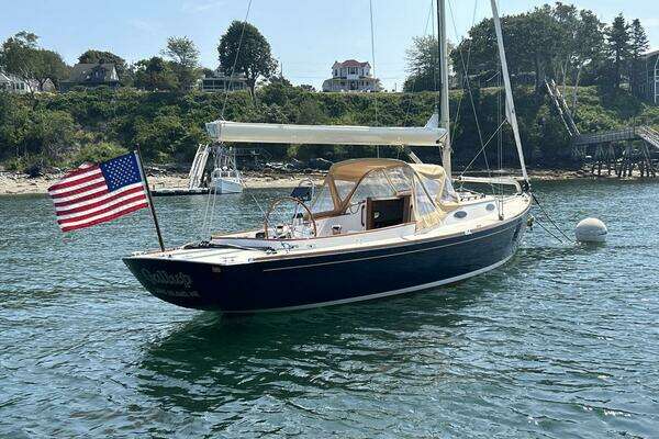 Photo of the 2011 Alerion 33 "GALLUP"