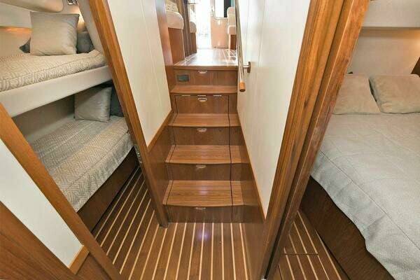 2015 Tiara Yachts 48