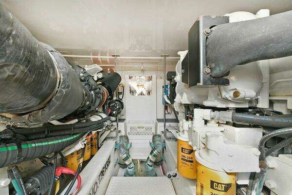 2015 Tiara Yachts 48