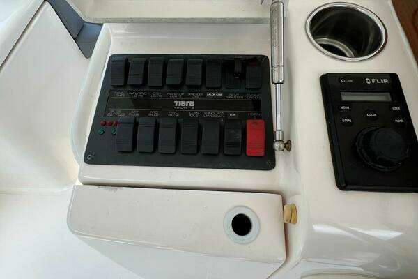 2015 Tiara Yachts 48