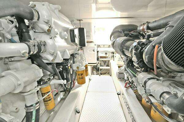 2015 Tiara Yachts 48