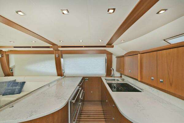 2015 Tiara Yachts 48