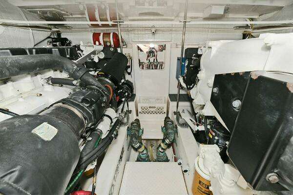 2015 Tiara Yachts 48