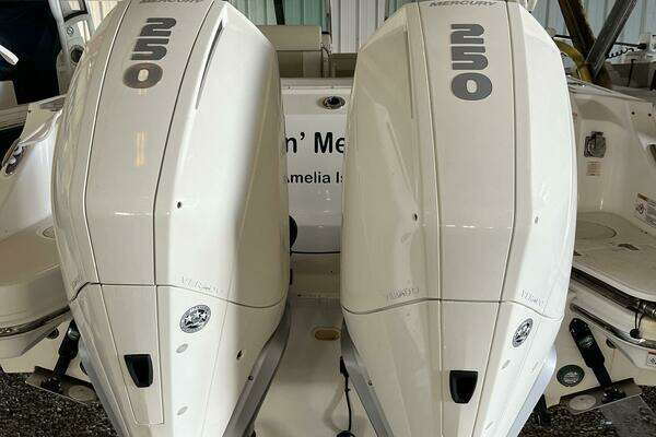 28-ft-Boston Whaler-2021-- FERNANDINA BEACH Florida United States  yacht for sale