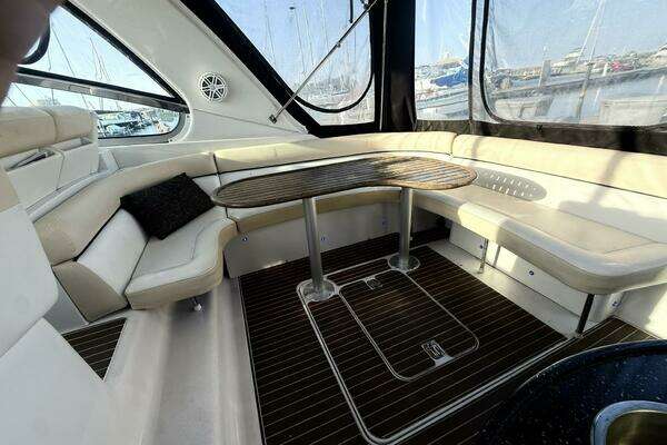 Photo of the 2008 Four Winns 378 Vista "FRESH OFF THE BOAT"