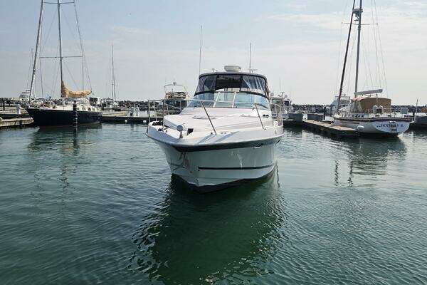 Photo of the 2008 Four Winns 378 Vista "FRESH OFF THE BOAT"