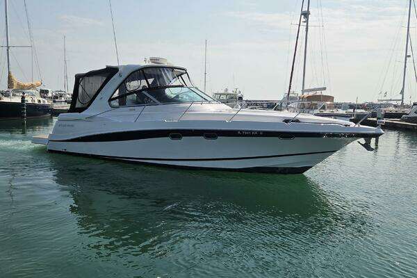 Photo of the 2008 Four Winns 378 Vista "FRESH OFF THE BOAT"