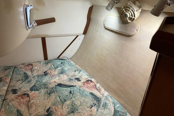 Treinta y Tres 33ft Hunter Yacht For Sale