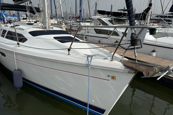 Treinta y Tres 33ft Hunter Yacht For Sale